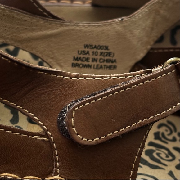 Propét, Women's Jenna Closed Toe Sandals Brown Leather, Sz 10x (2E), EUC - Picture 12 of 14